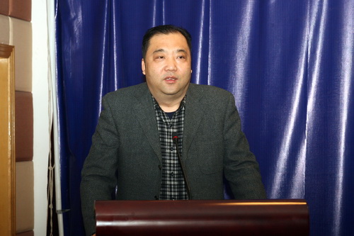 区总工会机关工会主席赵旭光代表新当选工会委员会发言