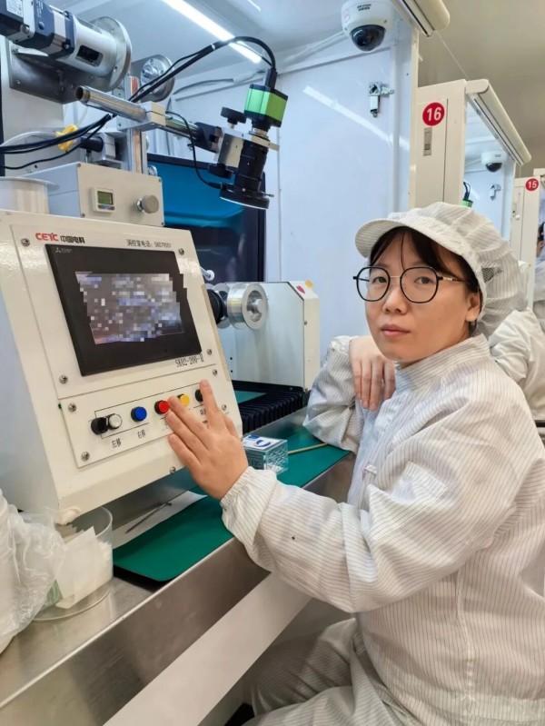 邱红芳.jpg 邱红芳.jpg